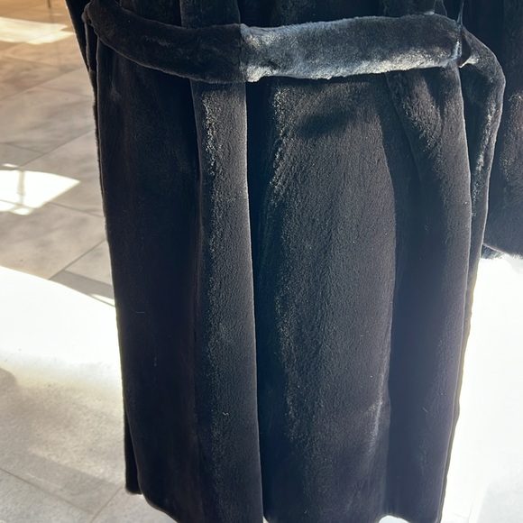 SABLE NEW luxury, top quality black sheared SAGA Mink with Golden Sable Tuxedo - Picture 6 of 7